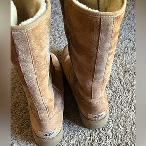 UGG Tan Boots Vintage Good condition. 

 #UGGS #UGGBOOTS
